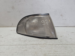 поворотник правый Audi A4 B5 (1994 - 1999)