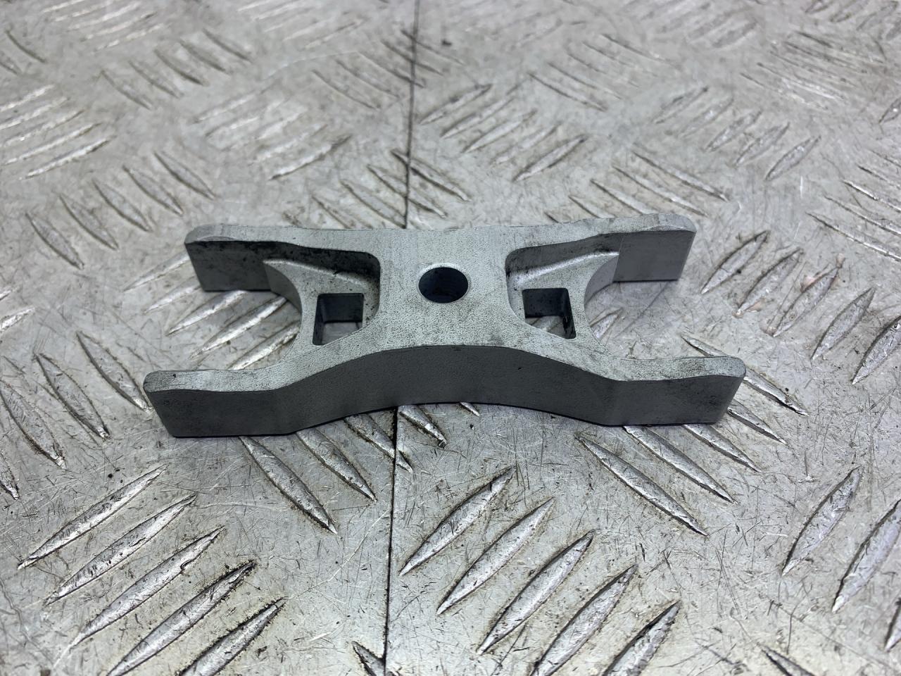 крепление форсунки Volkswagen Caddy 5 поколение 2022, бежевый, фургон, передний привод - фото №1