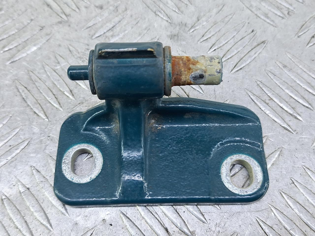 петля двери Mercedes-Benz Sprinter 2 поколение (W906) (2006 - 2014), 2.1 л., OM 651.955, дизель, МКПП, зеленый, задний привод - фото №1