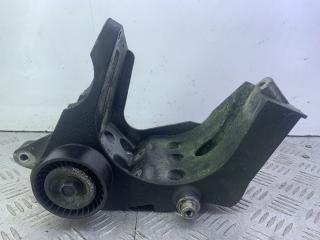 кронштейн компрессора кондиционера Ford Fiesta 5 поколение [рестайлинг] (2005 - 2010), 1.3 л., бензин, МКПП, синий, хетчбэк 5 дв., передний привод