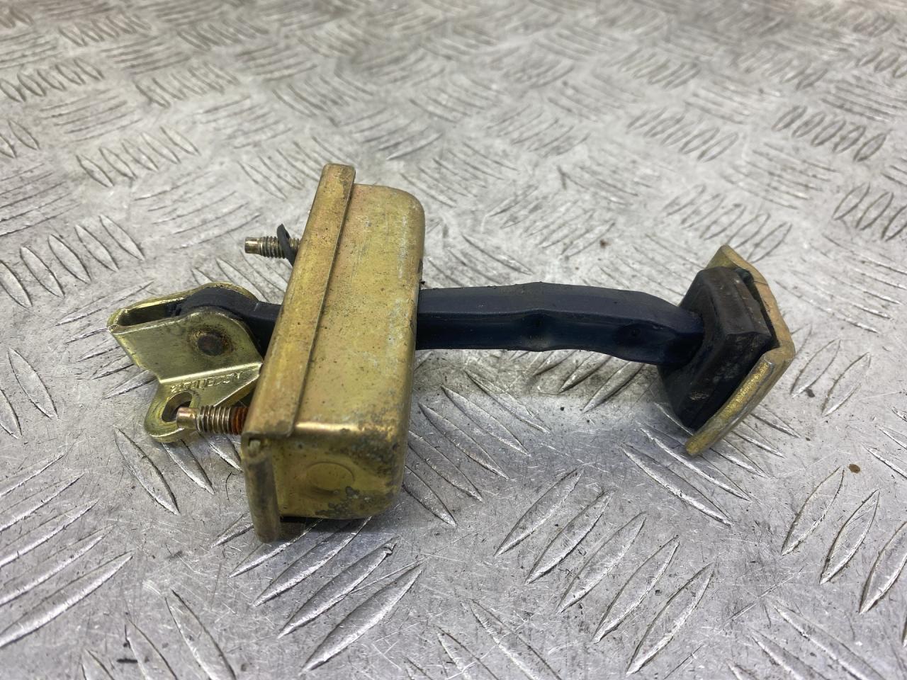 ограничитель открывания двери Chrysler Voyager 4 поколение 2004, 2.5 л., ENJ, дизель, МКПП, темно-синий, минивэн, передний привод - фото №1