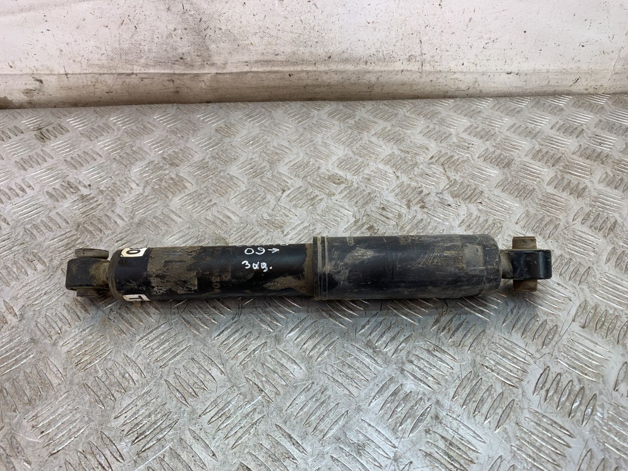 амортизатор задний Kia Cerato 2 поколение (2009 - 2013), 553001M300 - фото №1