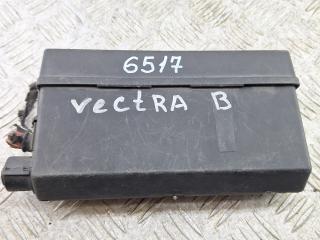 блок реле Opel Vectra B (1995 - 1999), 90504296