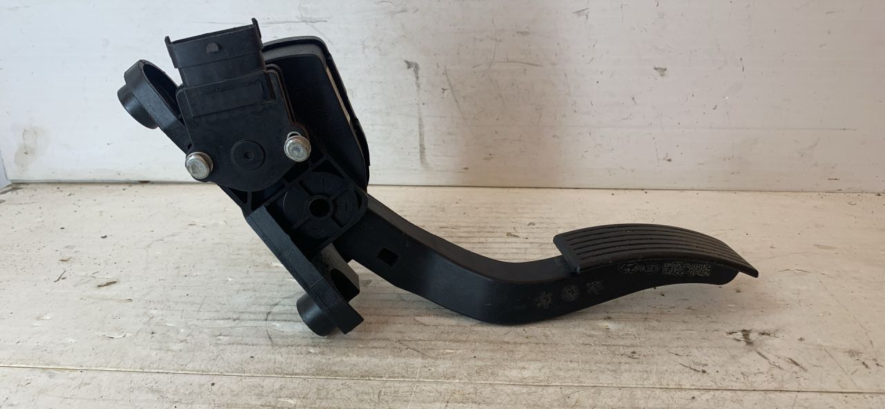 педаль Kia Rio 3 поколение (2011 - 2015), 327271J500 - фото №1