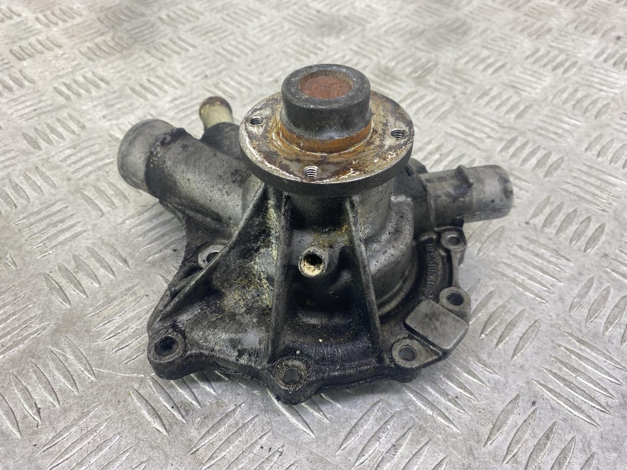 помпа Mercedes-Benz SLK-Класс R170 2000, 2.0 л., M 111.958, бензин, АКПП, черный, кабриолет, задний привод, 1112012301 - фото №1