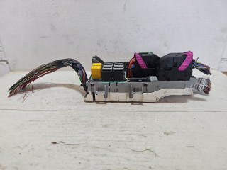 блок реле Opel Corsa C [рестайлинг] 2006, 1.0 л., Z 10 XEP, бензин, МКПП, серебро, хетчбэк 3 дв., передний привод