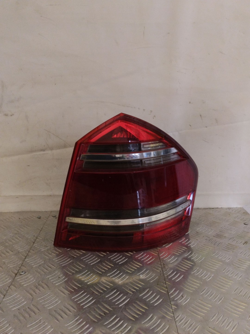 фонарь задний правый Mercedes-Benz GL-Класс X164 X164.822 2006, 3.2 л., дизель, АКПП, черный, внедорожник 5 дв., полный привод, A1648200564 - фото №1