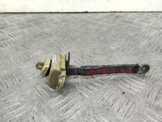 ограничитель открывания двери Mitsubishi Carisma 1 поколение [рестайлинг] 2003, 1.6 л., 4G92 (DOHC 16V), бензин, МКПП, серебро, хетчбэк 5 дв., передний привод