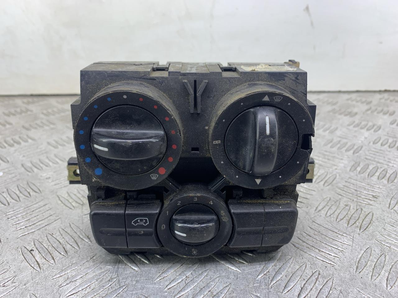 блок управления печки / климат-контроля Mercedes-Benz Vito W639 (2003 - 2010), A6398301185KZ - фото №1