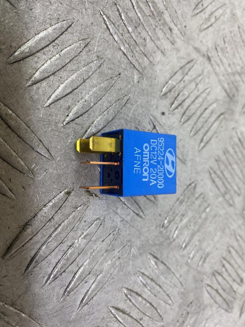 реле (прочие) Kia Picanto 1 поколение 2006, 1.1 л., бензин, МКПП, черный, хетчбэк 5 дв., передний привод, 952242D000 - фото №1