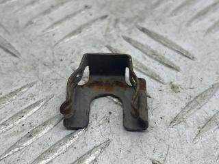 крепление форсунки Ford Ka 1 поколение (1996 - 2008)