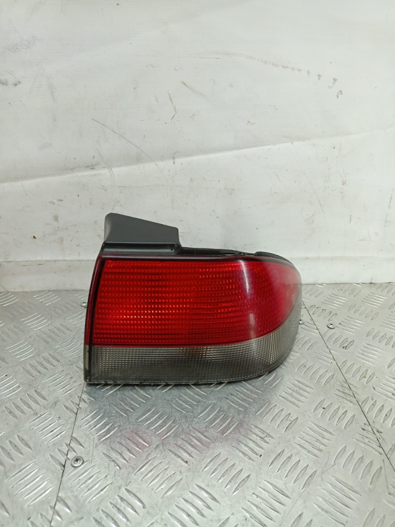 фонарь задний правый Saab 9-3 1 поколение 2001, 2.0 л., B205E, бензин, АКПП, черный, хетчбэк 5 дв., передний привод - фото №1