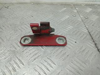 петля двери Chevrolet Alero 1 поколение 2000, 2.4 л., бензин, АКПП, красный, седан, передний привод