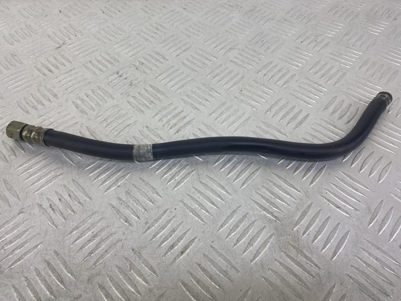 трубка топливная Volkswagen Passat B5 1999, 1.8 л., APT, бензин, 5МКПП, зеленый, универсал, передний привод, TL52255 - фото №1