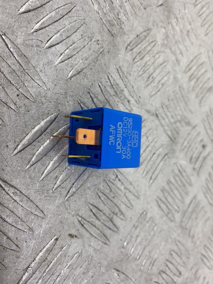 реле (прочие) Kia Picanto 1 поколение 2006, 1.1 л., бензин, МКПП, черный, хетчбэк 5 дв., передний привод, 952303A400 - фото №1