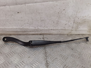 щеткодержатель (поводок стеклоочистителя, дворник) Mercedes-Benz C-Класс W204/S204 2007, 1.8 л., M 271.950, бензин, АКПП, серебро, седан, задний привод, A2048200144