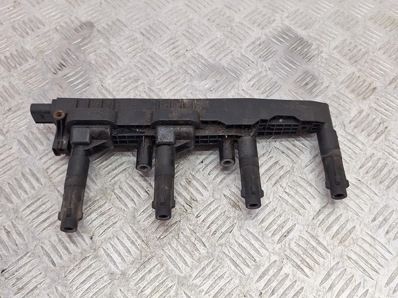 катушка зажигания Mercedes-Benz A-Класс W168 1999, 1.6 л., M 166.960, бензин, МКПП, синий, минивэн, передний привод, 0221503033, A0001501380 - фото №1