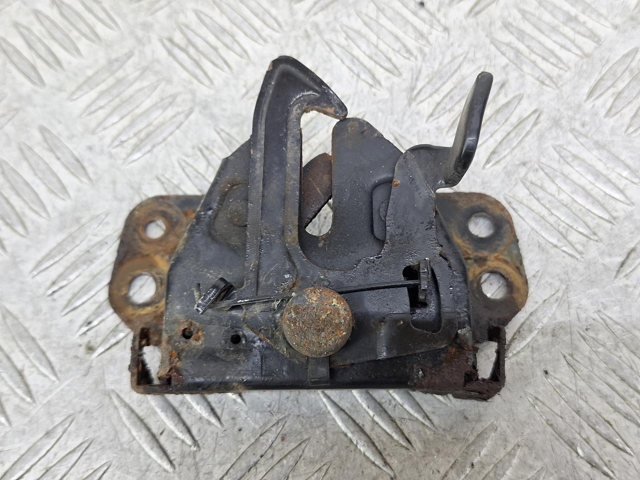 замок капота Hyundai H-1 Grand Starex 2008, 2.5 л., дизель, МКПП, белый, минивэн, задний привод - фото №1