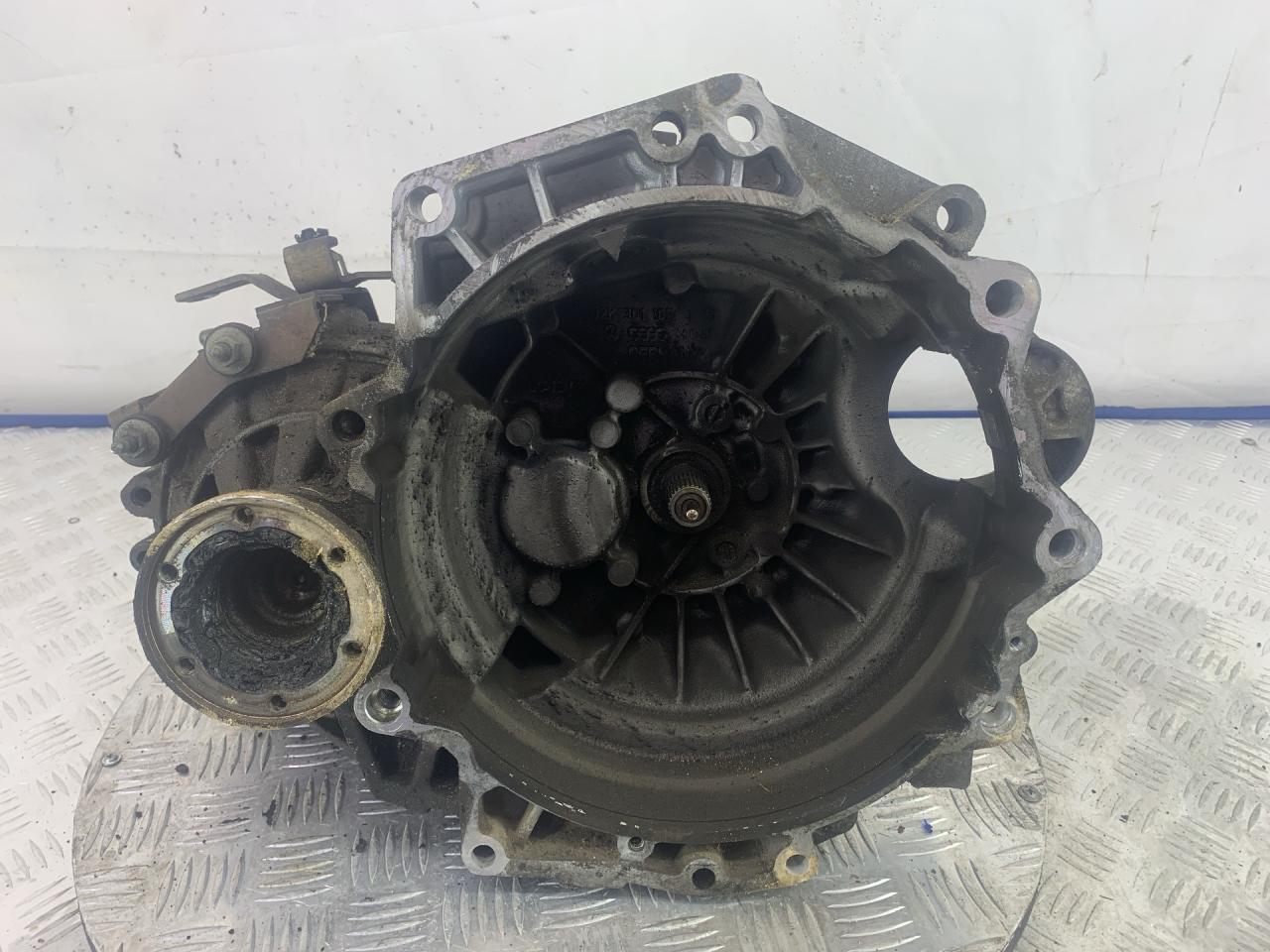 КПП механическая (МКПП) Skoda Octavia 1 поколение (A4) (1996 - 2000), 1.6 л., бензин, МКПП, передний привод, DUU - фото №1