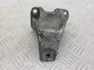 кронштейн КПП Volkswagen Passat B5 1999, 1.8 л., APT, бензин, 5МКПП, зеленый, универсал, передний привод, 8D0399113AB