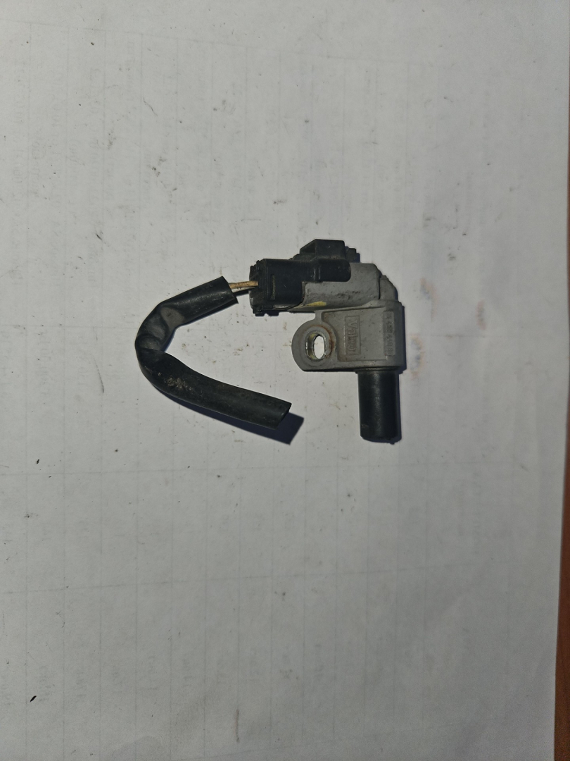 датчик распредвала Peugeot 206 1 поколение (1998 - 2003), 1.6 л., дизель, 9645844080 - фото №1