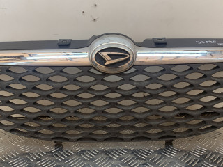 решетка радиатора Daihatsu Sirion 1 поколение M100 [рестайлинг] 2004, 1.6 л., EJ, бензин, МКПП, голубой, хетчбэк 5 дв., передний привод, 5311197403