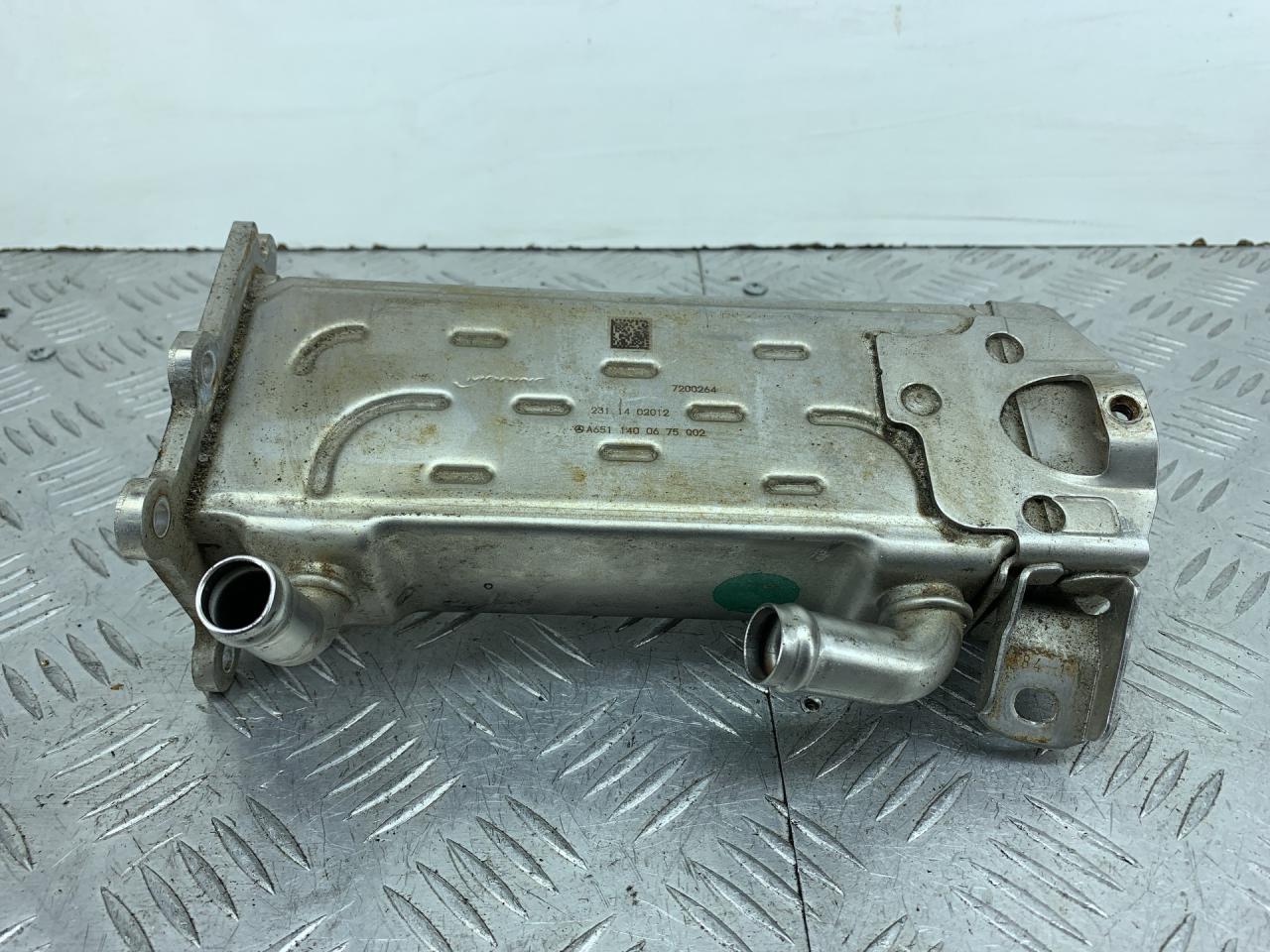 охладитель EGR / Радиатор EGR Mercedes-Benz Sprinter 2 поколение (W906) (2006 - 2014), 2.1 л., OM 651.955, дизель, МКПП, зеленый, задний привод, A6511400675Q02 - фото №1