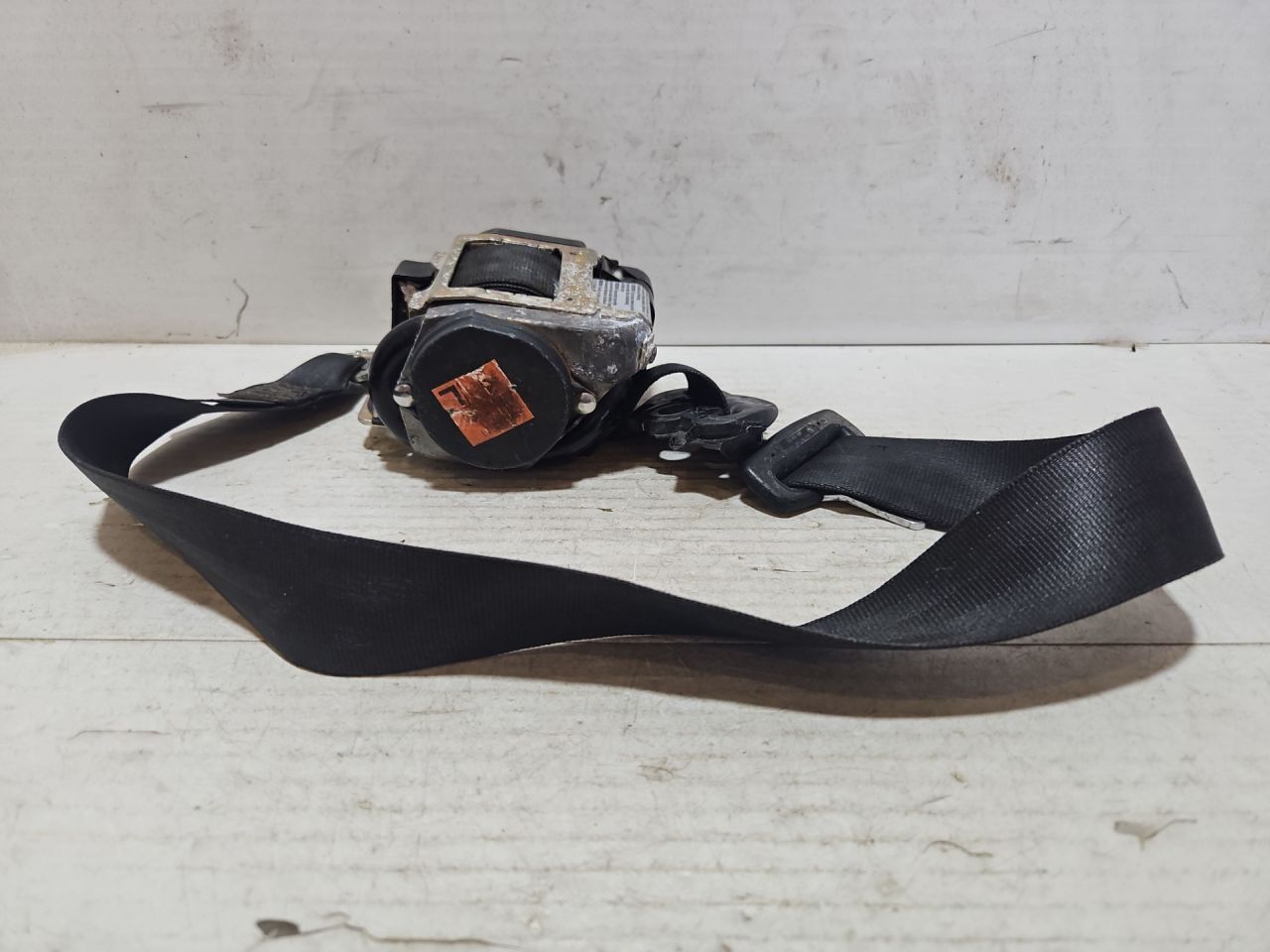 ремень безопасности Volkswagen Passat B5 1998, 1.6 л., AHL, бензин, МКПП, красный, седан, передний привод, 3B1857705B - фото №1