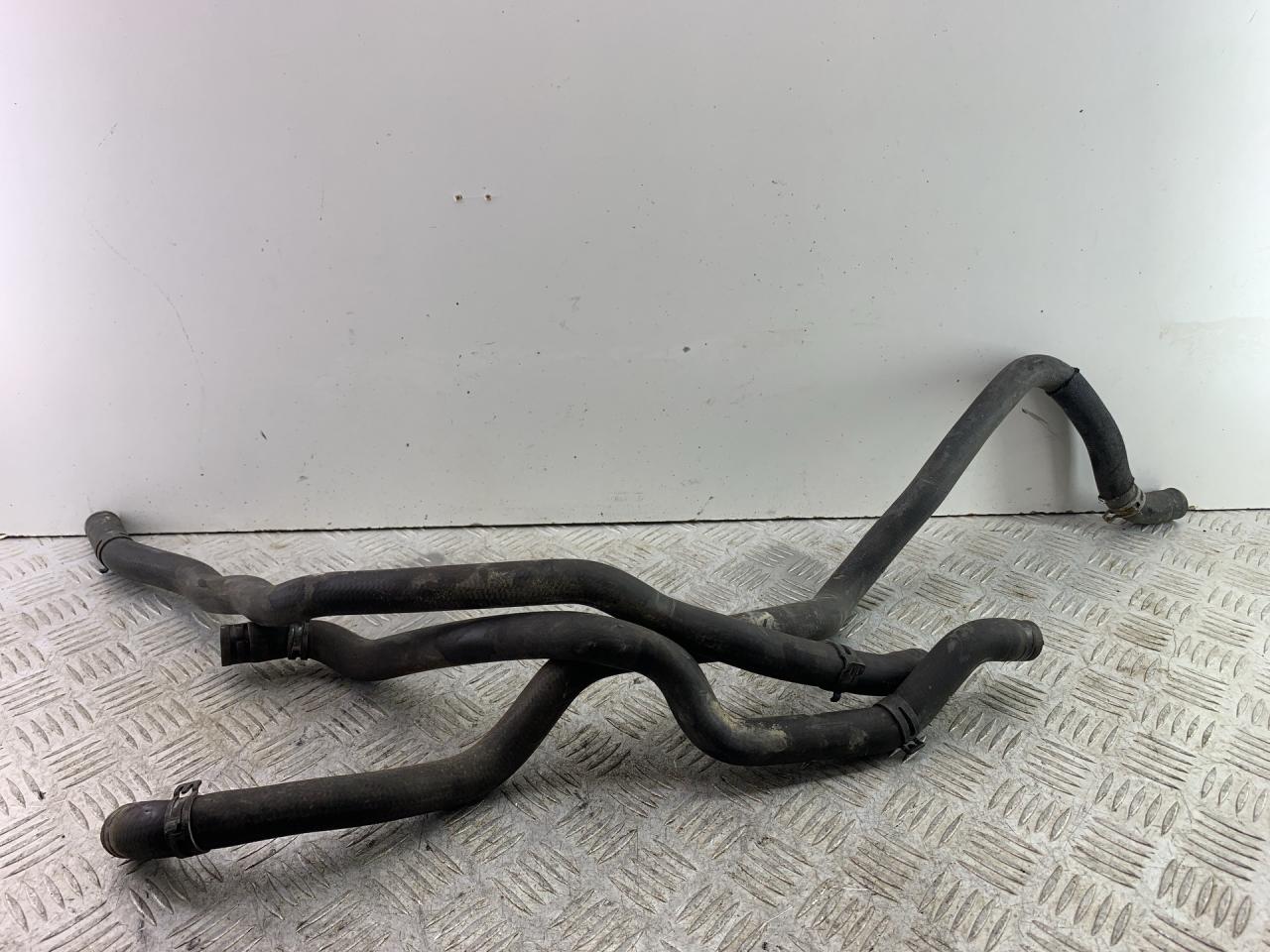 патрубок радиатора Land Rover Discovery 3 поколение L319 2007, 2.7 л., 276DT, дизель, АКПП, серый, внедорожник 5 дв., полный привод - фото №1