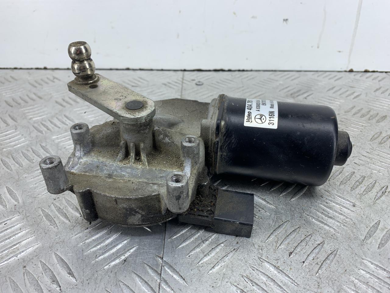 моторчик передних стеклоочистителей (дворников) Mercedes-Benz Vito W639 (2003 - 2010), A6398200040 - фото №1