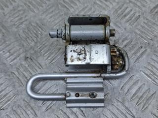 петля двери Audi A6 4B/C5 [рестайлинг] (2001 - 2004), 2.4 л., BDV, бензин, МКПП, универсал, 4B0833411E