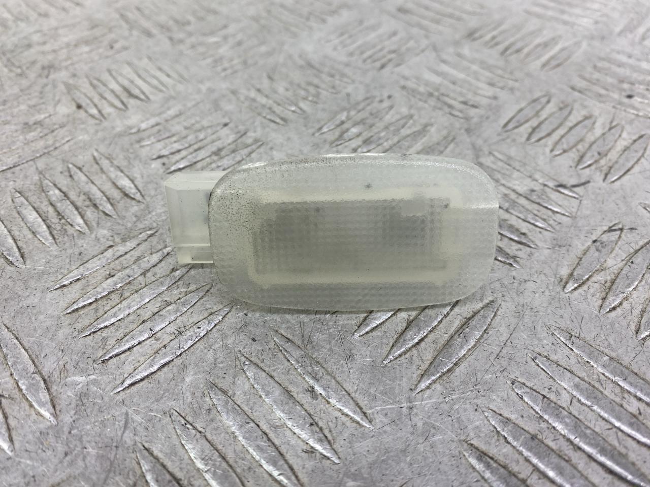 фонарь салона (плафон) Mercedes-Benz Vito W639 2006, 3.2 л., M 112.951, бензин, АКПП, черный, задний привод, 2088200501 - фото №1