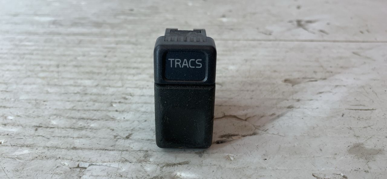 кнопка ASC / ESP Volvo C70 1 поколение 1999, 2.5 л., бензин, МКПП, серебро, купе, передний привод, 9162953, 98W23Q - фото №1