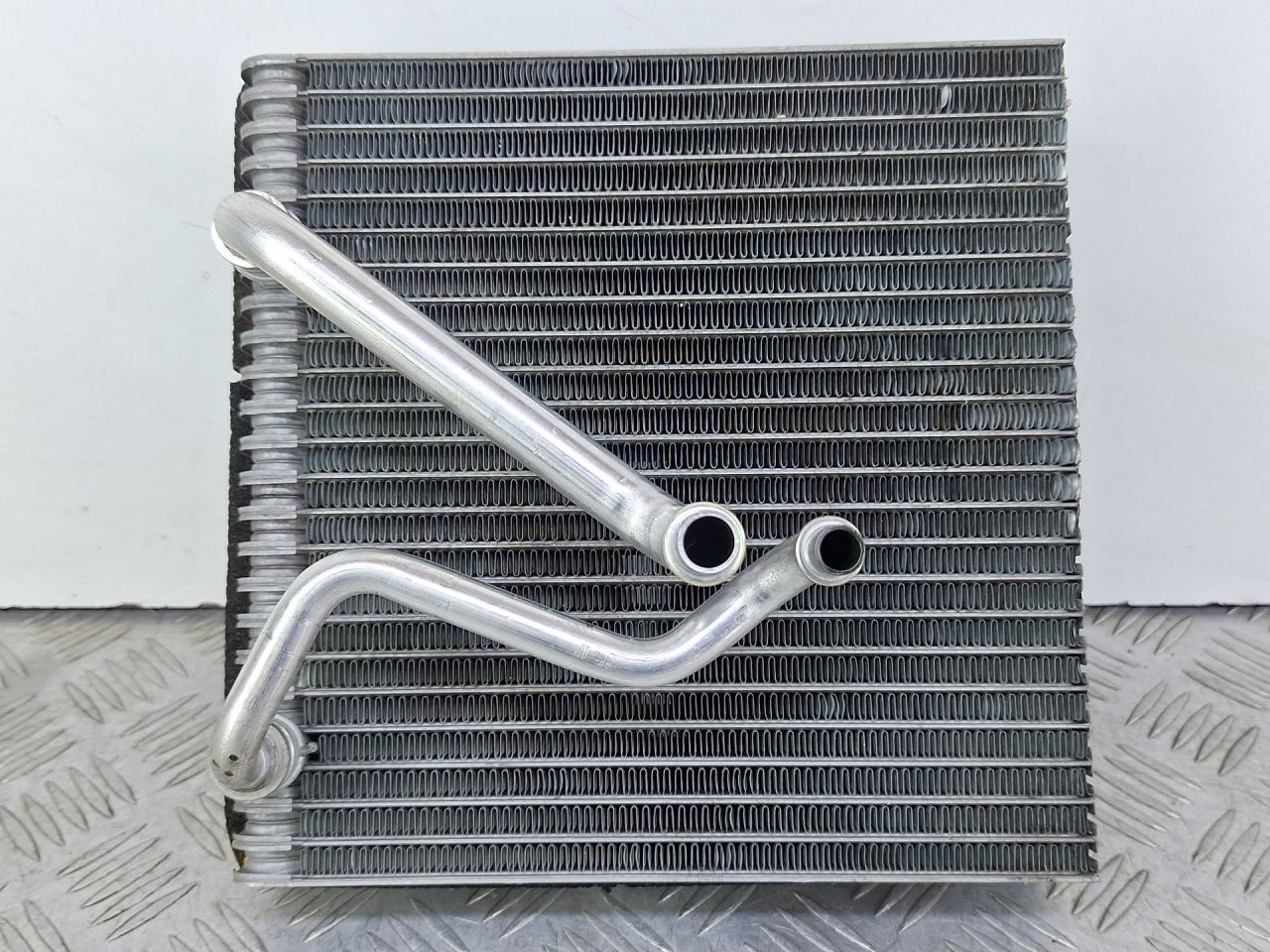 испаритель кондиционера Volkswagen Touran 1 поколение 2005, 1.9 л., дизель, МКПП, минивэн, передний привод - фото №1