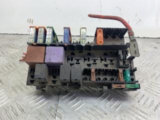 блок предохранителей Renault Megane 1 поколение [рестайлинг] (1999 - 2003), 1.4 л., K4J 710, бензин, МКПП, оливковый, хетчбэк 5 дв., передний привод, 7703297988