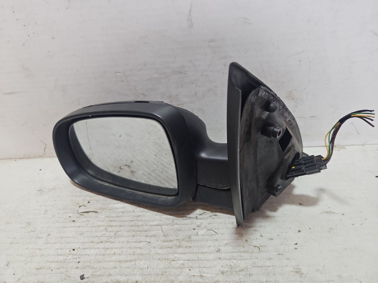 зеркало наружное левое Ford Focus 1 поколение 2000, 1.4 л., FXDC, бензин, МКПП, серебро, хетчбэк 3 дв., передний привод - фото №1