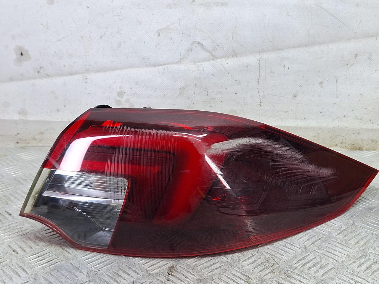 фонарь задний правый Opel Insignia 2 поколение (B) 2018, 2.0 л., дизель, АКПП, белый, хетчбэк 5 дв., полный привод, 39125836, 20650206 - фото №1