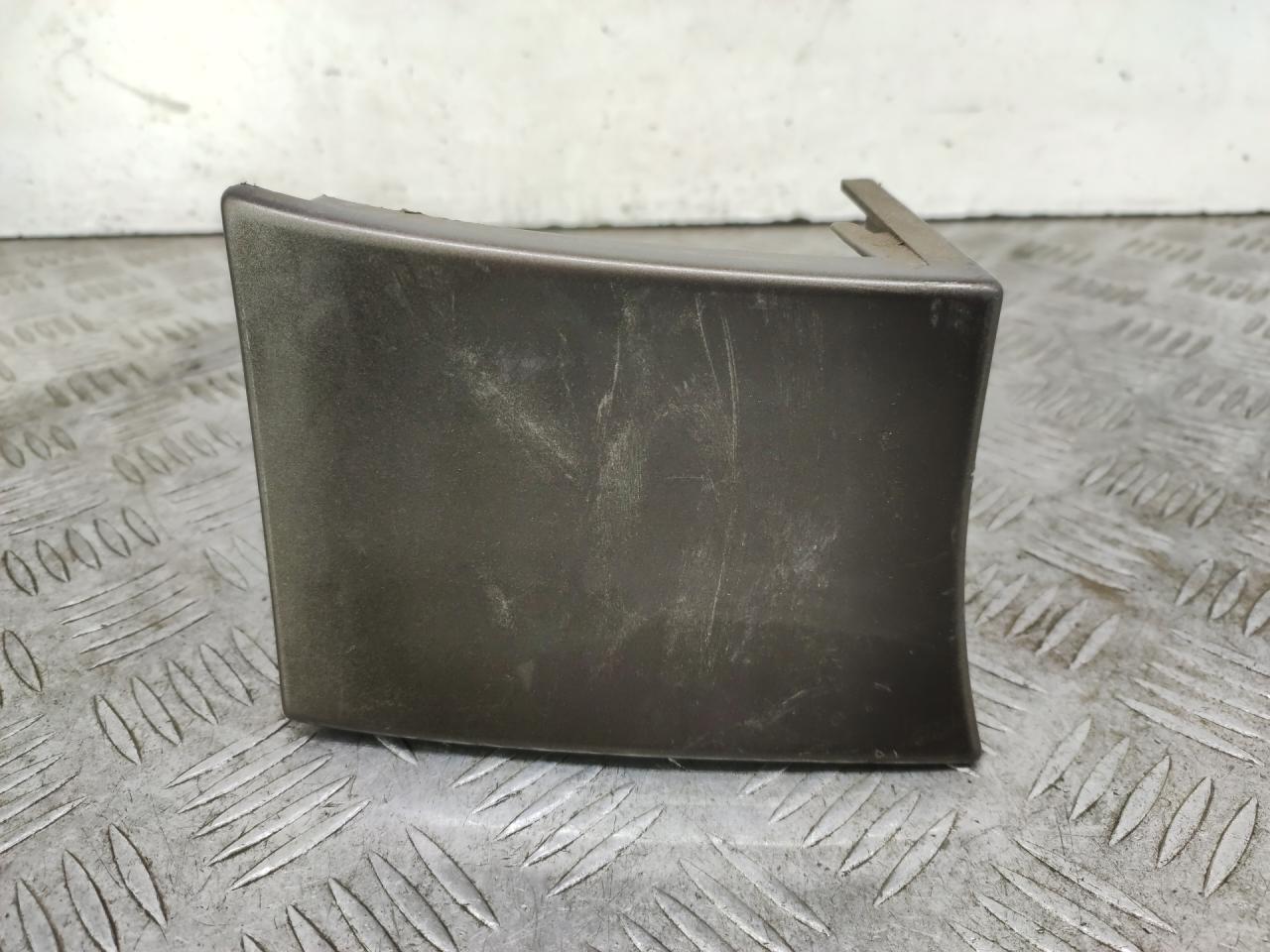 ус под фонарь левый Skoda Yeti 1 поколение (2009 - 2014), бензин, МКПП, коричневый, 5L6813345, 8110164 - фото №1