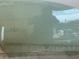 стекло двери передней правой Mitsubishi Colt 6 поколение (Z30) [рестайлинг] 2008, 1.3 л., 4A90, бензин, МКПП, желтый, хетчбэк 3 дв., передний привод