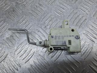 активатор замка крышки топливного бака Audi A6 4B/C5 1999, 1.8 л., AQE, бензин, МКПП, красный, седан, 4B0862153