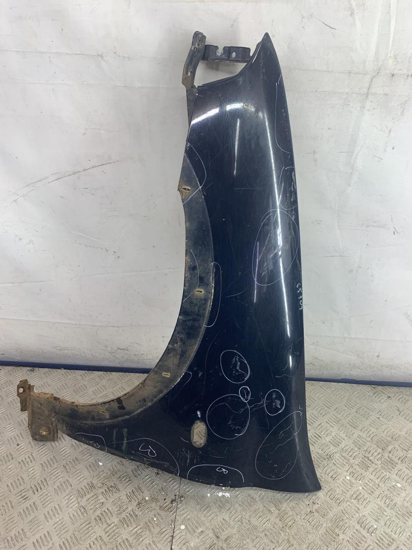 крыло переднее левое Fiat Strada 1 поколение (1983 - 1989), 1.9 л., 223 A6.000, дизель, МКПП, синий, пикап, передний привод - фото №1