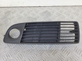 заглушка (решетка) в бампер Audi A6 4B/C5 1999, 1.8 л., AQE, бензин, МКПП, красный, седан, 4B0807681J