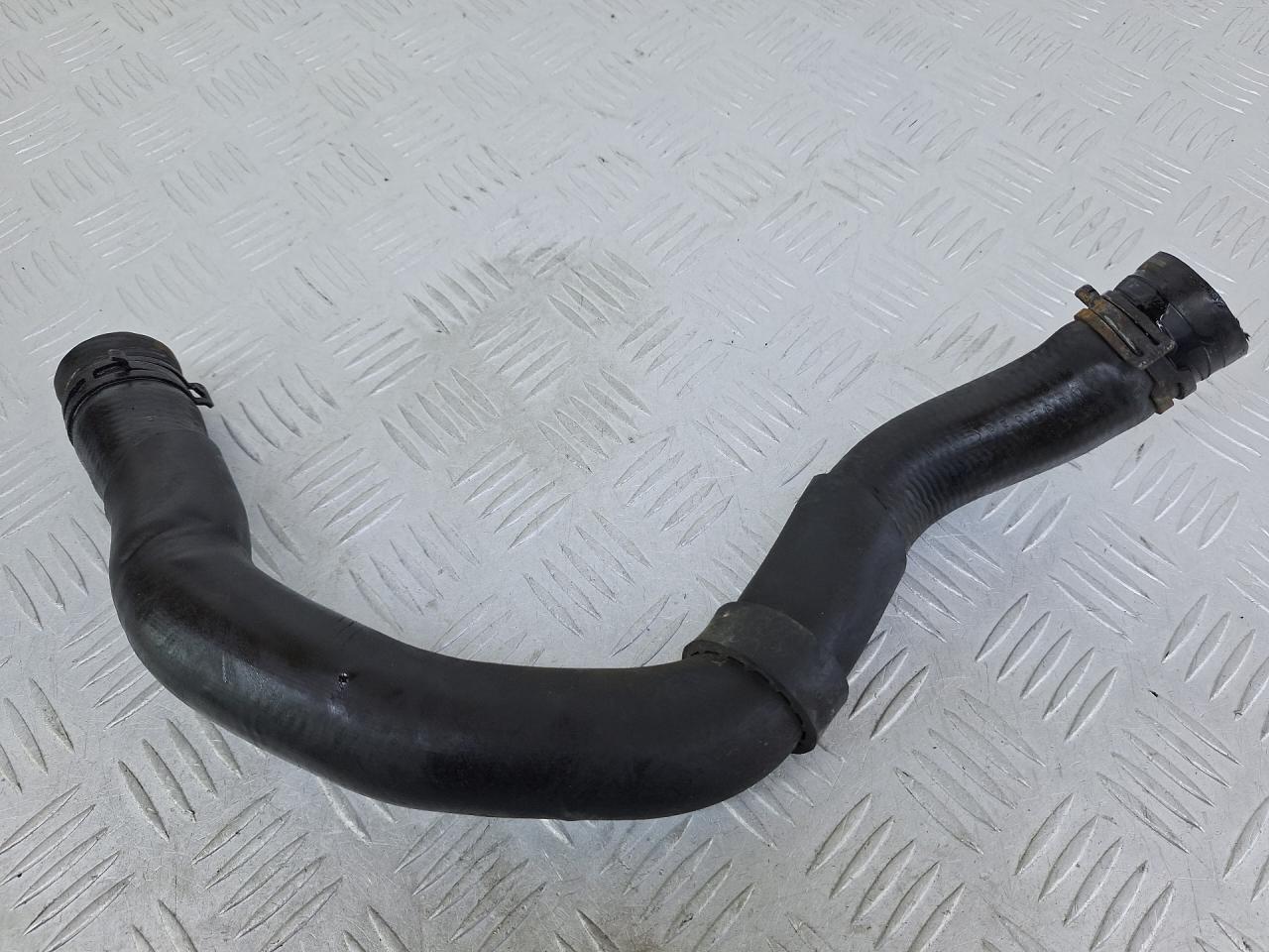 патрубок радиатора Volkswagen Passat B6 (2005 - 2010), 2.0 л., дизель, универсал - фото №1