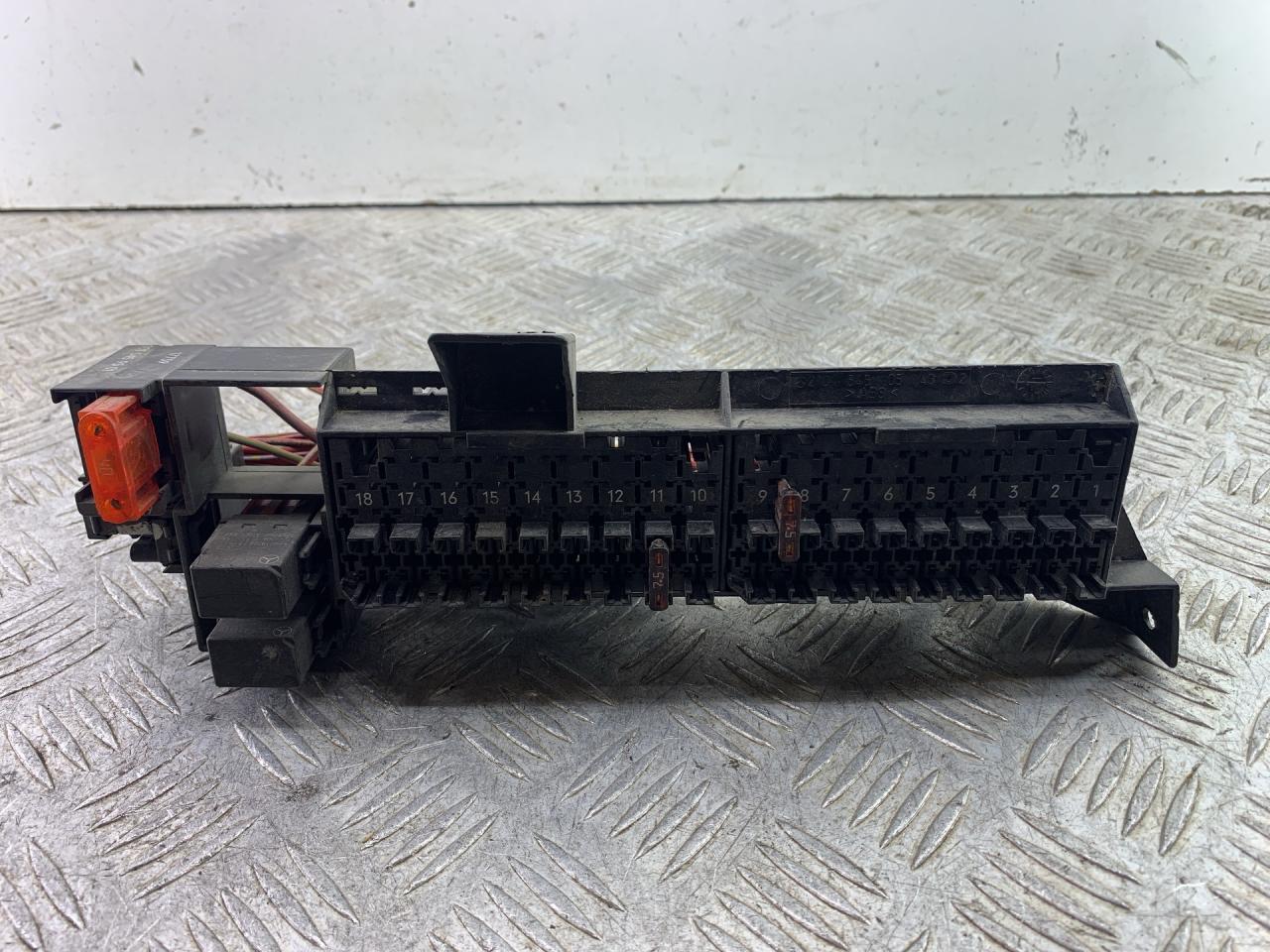 блок предохранителей Mercedes-Benz E-Класс W210/S210 (1995 - 1999), 2105460543 - фото №1