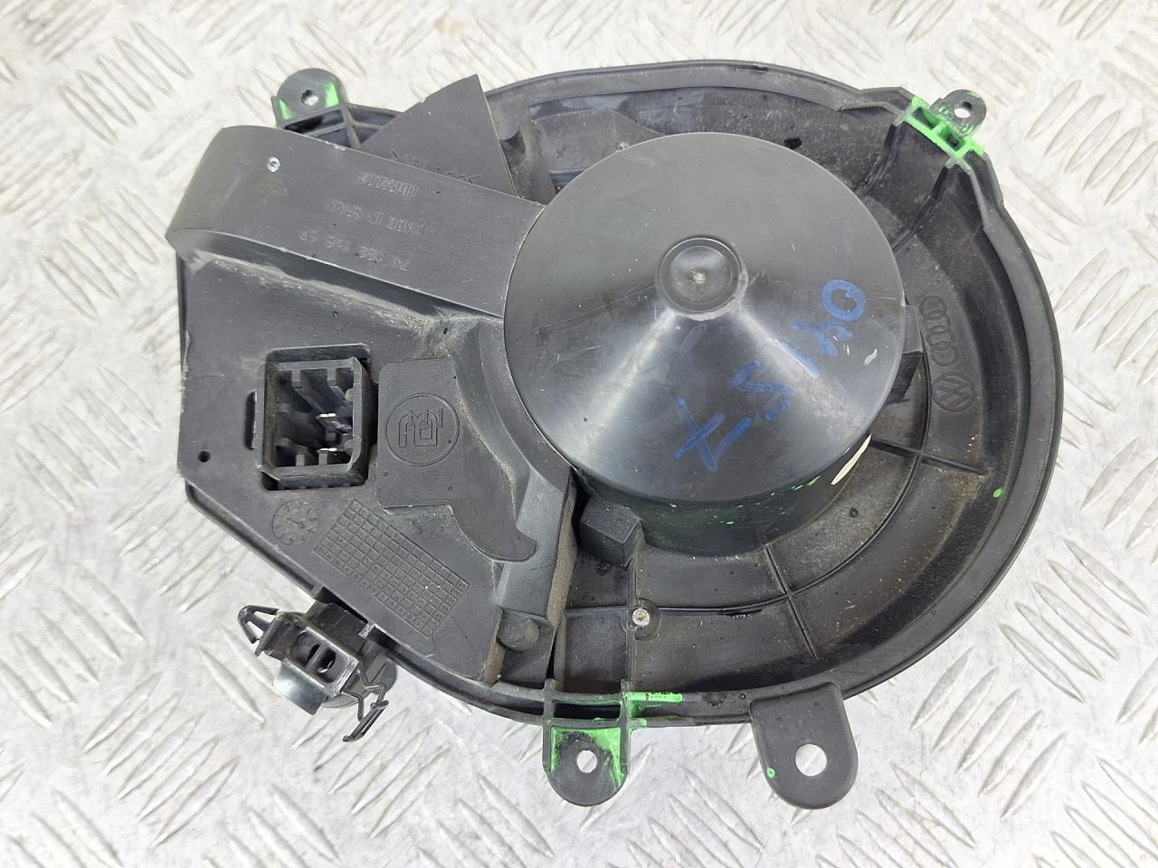 моторчик печки Volkswagen Passat B5 1998, 740221233F - фото №1