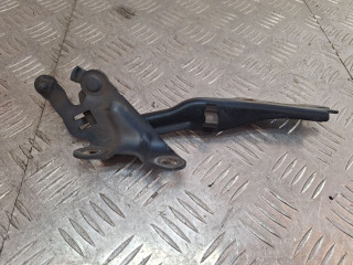 петля капота правая Mazda 6 GG 2003, 2.0 л., дизель, МКПП, темно-синий, универсал