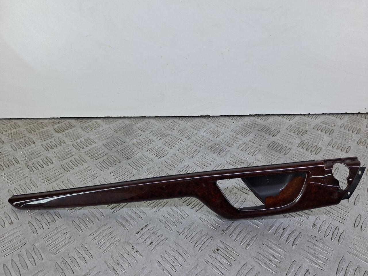 накладка двери (крышки) багажника Volvo V70 2 поколение 2001, 2.4 л., B 5244 T3, бензин, АКПП, серебро, универсал, полный привод, 9193273 - фото №1