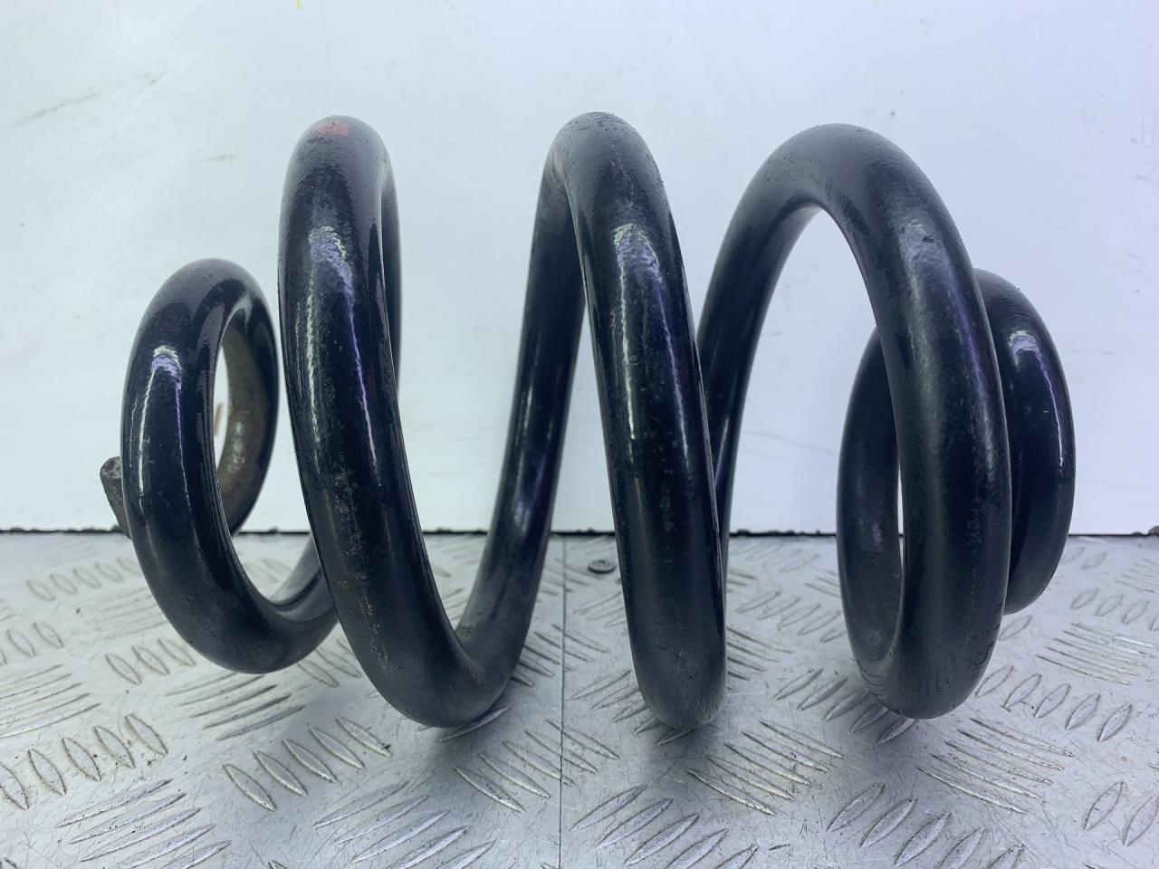 пружина задняя Volkswagen Caravelle T6 2019, 2.0 л., CXFA, дизель, робот, желтый, микроавтобус, передний привод - фото №1