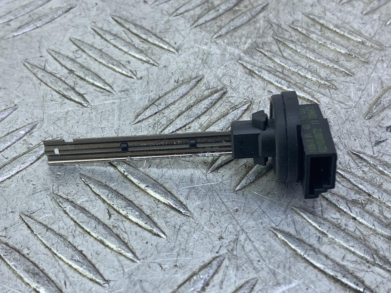 датчик температуры Mercedes-Benz E-Класс W213/S213/C238/A238 (2016 - 2020), 2.0 л., OM 654.920, дизель, АКПП, серый, седан, задний привод, A2218300872 - фото №1