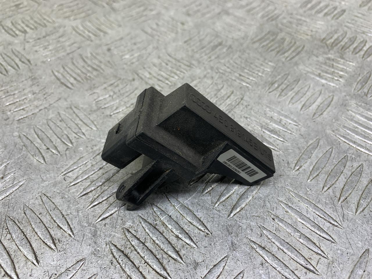 усилитель антенны Audi A4 B6 (2000 - 2006), 4B0919145B - фото №1